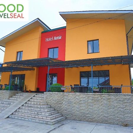 Amir Hotel Каракол Екстериор снимка