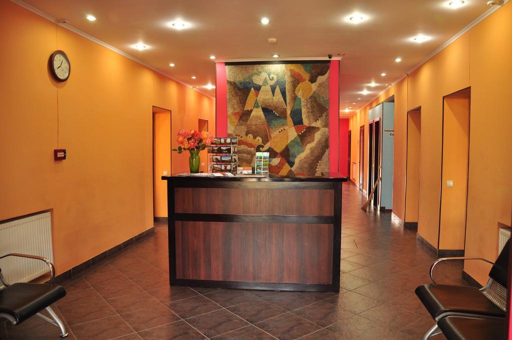 Amir Hotel Каракол Екстериор снимка