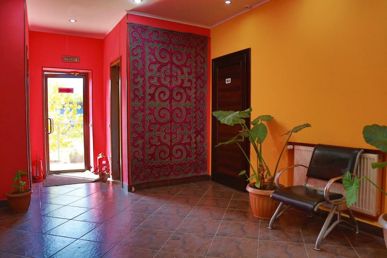 Amir Hotel Каракол Екстериор снимка
