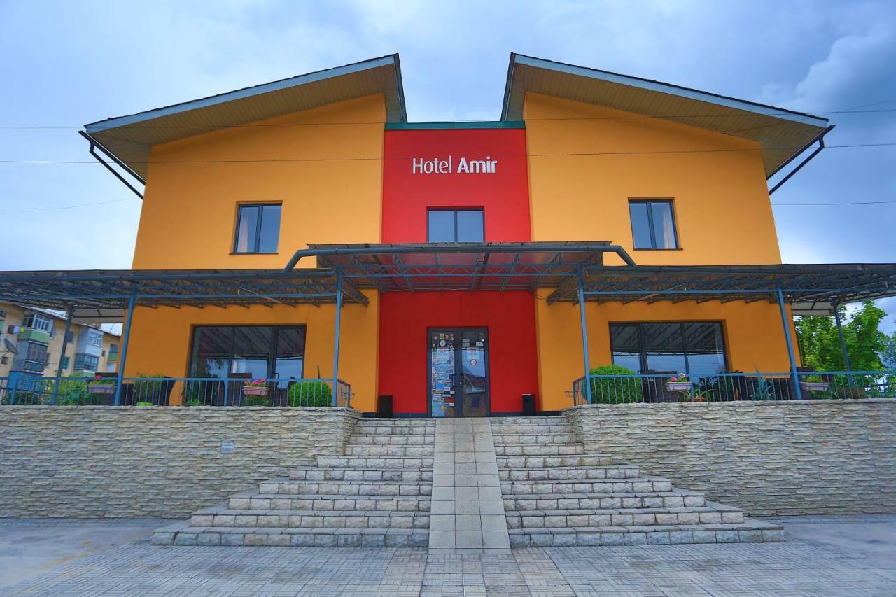 Amir Hotel Каракол Екстериор снимка